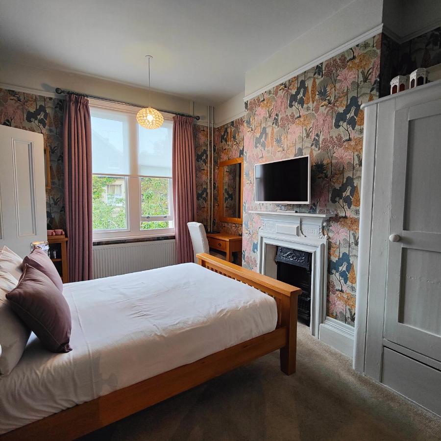 The Corner House Bed & Breakfast Lowestoft Exterior photo